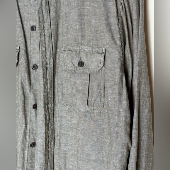 GAP Gray Button-Up Shirt - Picture 2 of 7